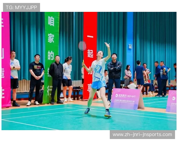 羽毛球如何迎着球打 羽毛球如何迎着球打